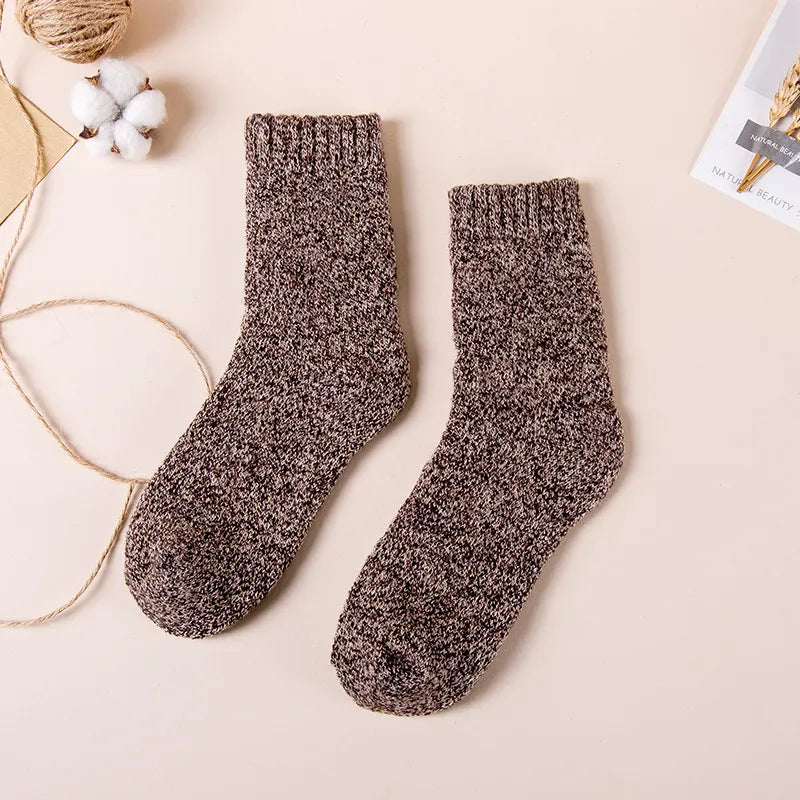 Cloud Discoveries Men's Winter Wool Socks - Set of 3 - High-quality Wool Material - Thick and Warm Crew Length Casual Socks - Fashionable Harajuku Retro Design - Antifreeze Cashmere Blend - Perfect for Snowy Days - Ideal Gift for Men