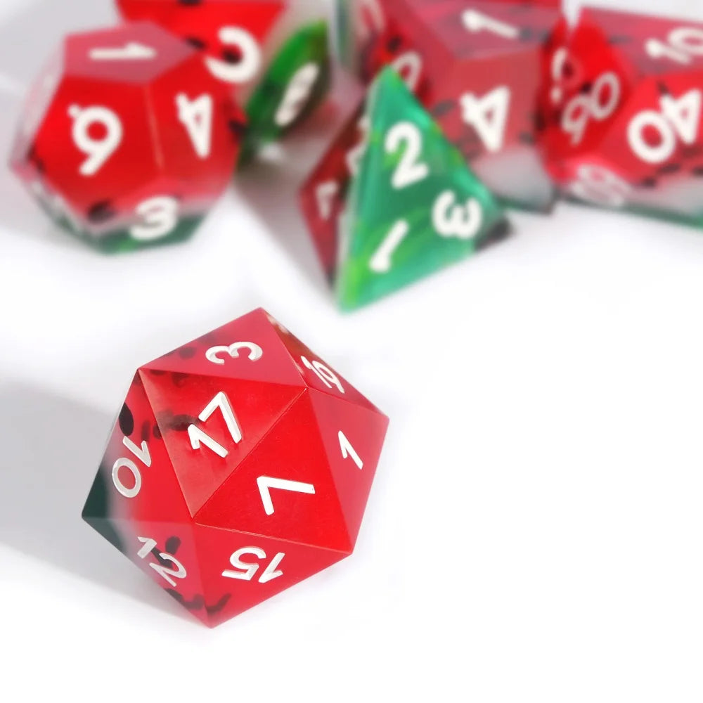 A 7-piece sharp-edged DND dice set made of durable resin, perfect for tabletop games like Dungeons and Dragons and featuring a distinctive flower design. The set includes seven different polyhedral dice for all your gaming needs. Ideal for both dungeon masters and avid players, these dice guarantee accurate rolls and bring style and functionality to every game.