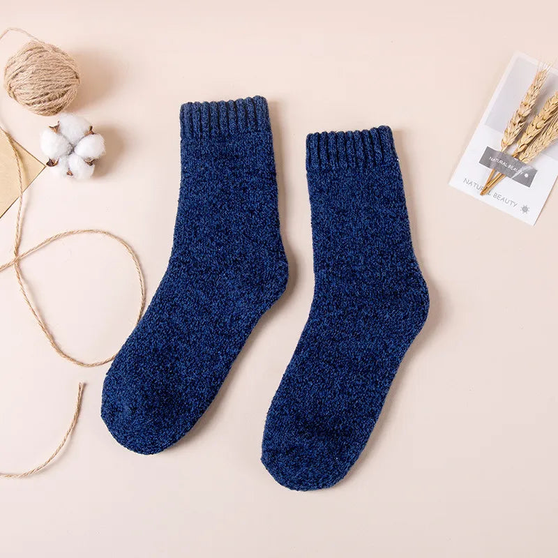 Winter Men's Merino Wool Socks - Retro Snow Vibes