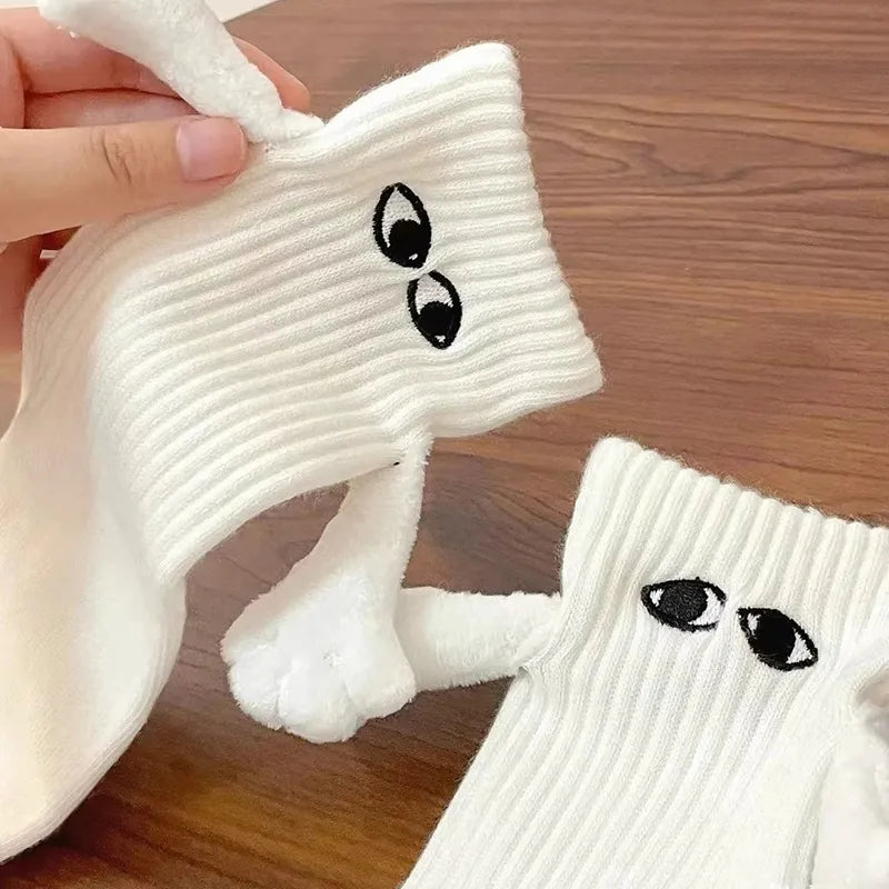 Harmony Couple Sock Set: Magnetic Hand-in-Hand Connection Black & White